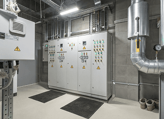 تقوم بتحويل التغذية الكهربــــــــائية تلقائياً بين الشبكة والمولد.<br />تستخدم في المنشآت الحيوية مثل المستشفيــــــــــات والمصانع الكبرى.<br />تصنع بتيـار حتى 6300 مللي أمبير وجهد 1000 فولت وحماية IP65.<br />