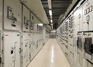  عمق 300 مم <br />القدرة تتروح من 100 ـ 400 أمبير العرض 980 مم ـ والارتفاع 1300 مم.