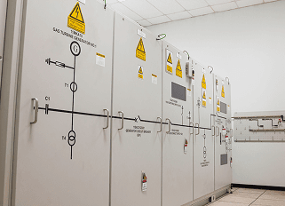 القدرة تتروح من 50 ـ 300 ك.ف.ا الطول 2500 مم ـ<br />العرض 1700 مم ـ<br />الارتفاع 2100 مم